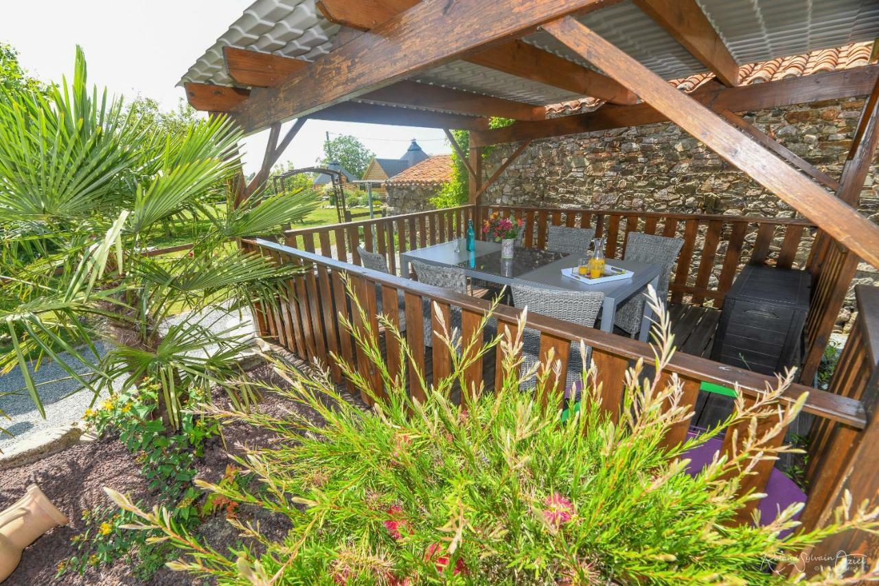 Domaine De La Courillere Bed & Breakfast Le Boupere Bagian luar foto