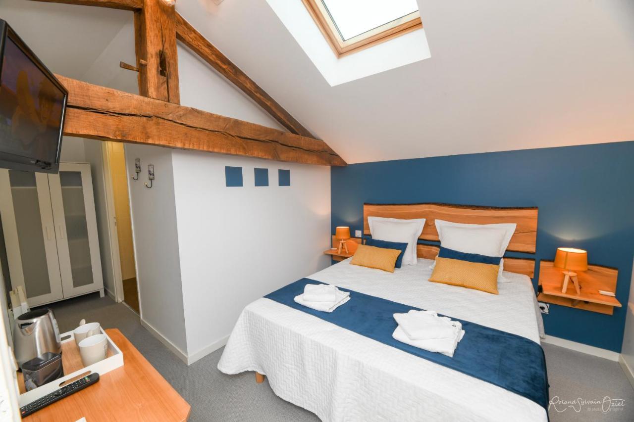 Domaine De La Courillere Bed & Breakfast Le Boupere Bagian luar foto